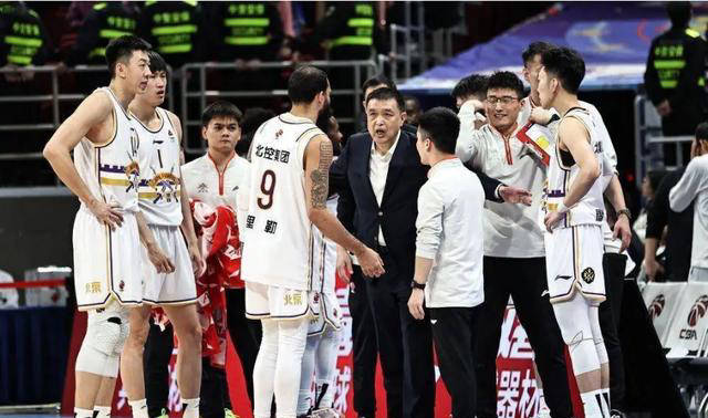 北控男篮成功签约何佳轩,模板是廖三宁!