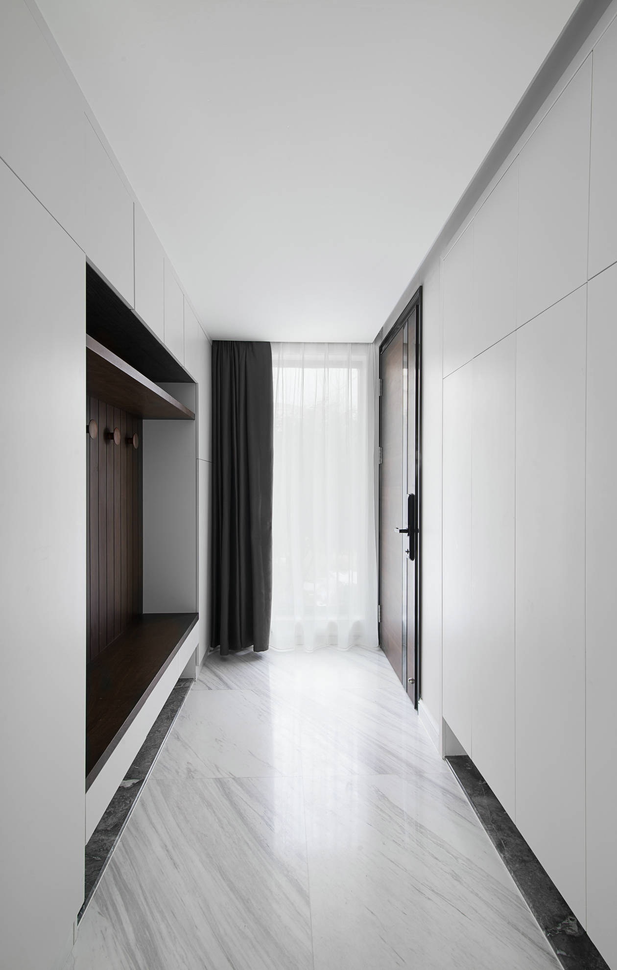 玄关与衣帽间和谐共融:打造完美入口设计