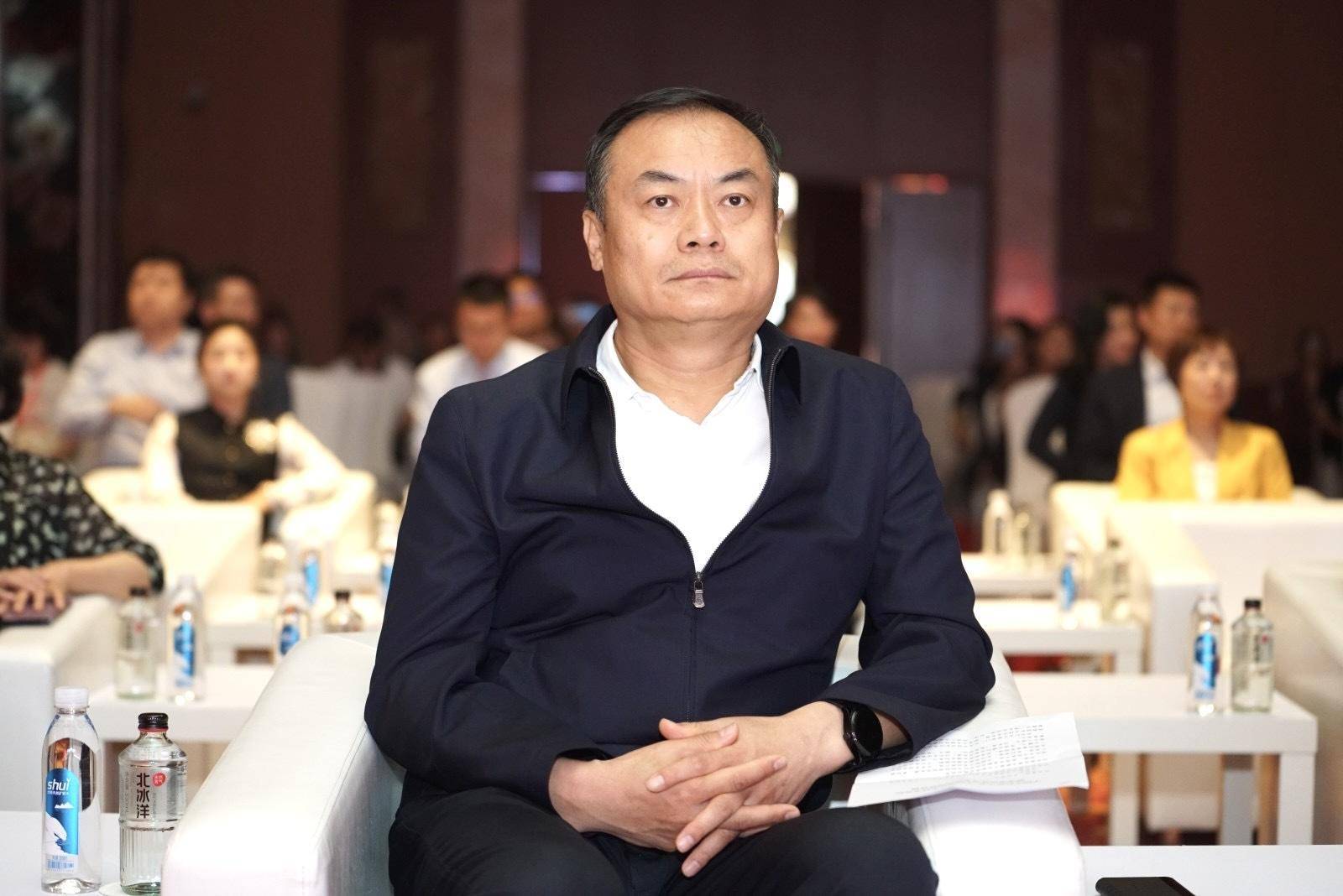 华姿2024新品发布:国货护肤新篇章,脆弱肌抗老新纪元