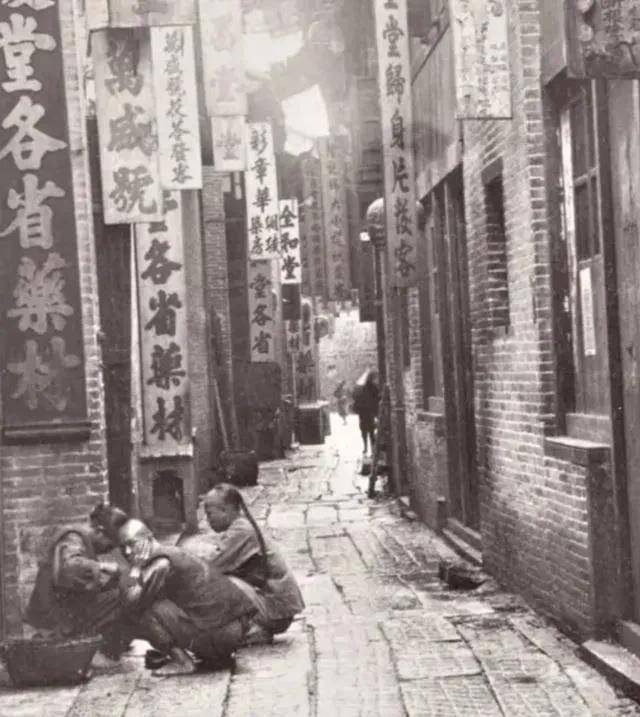 捞钱广州,讲英语的做高层,讲普通话的做中层,讲粤语的做低层?