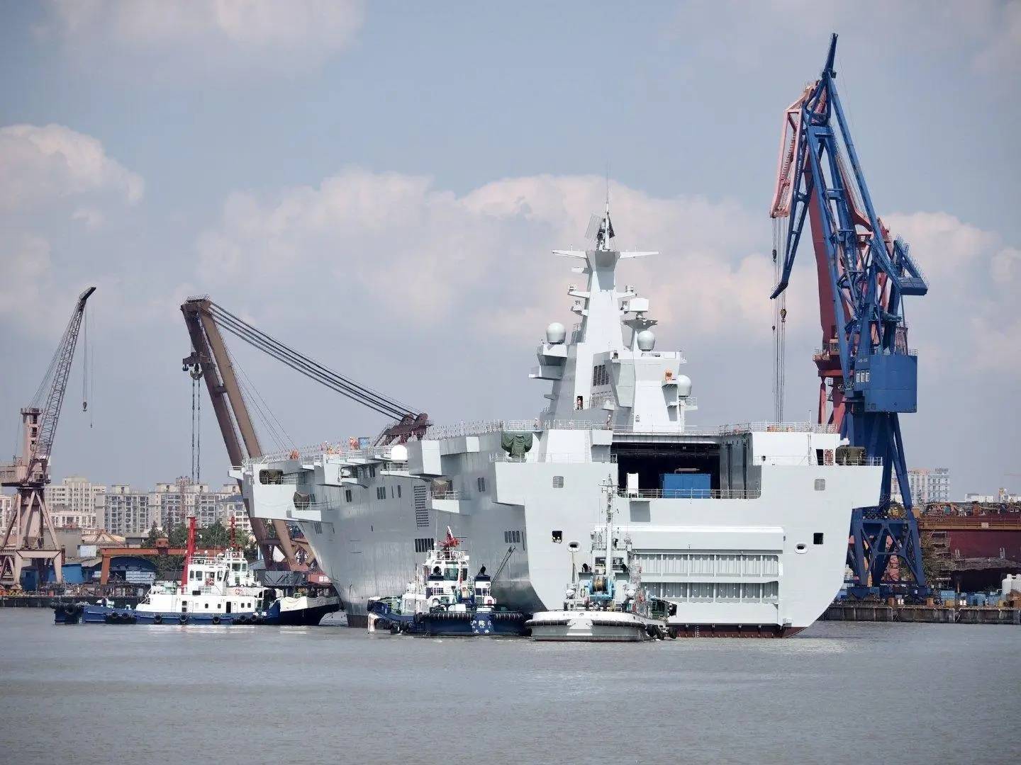 中国海军076型两栖攻击舰,数量为何难以确定?中国有所戒备