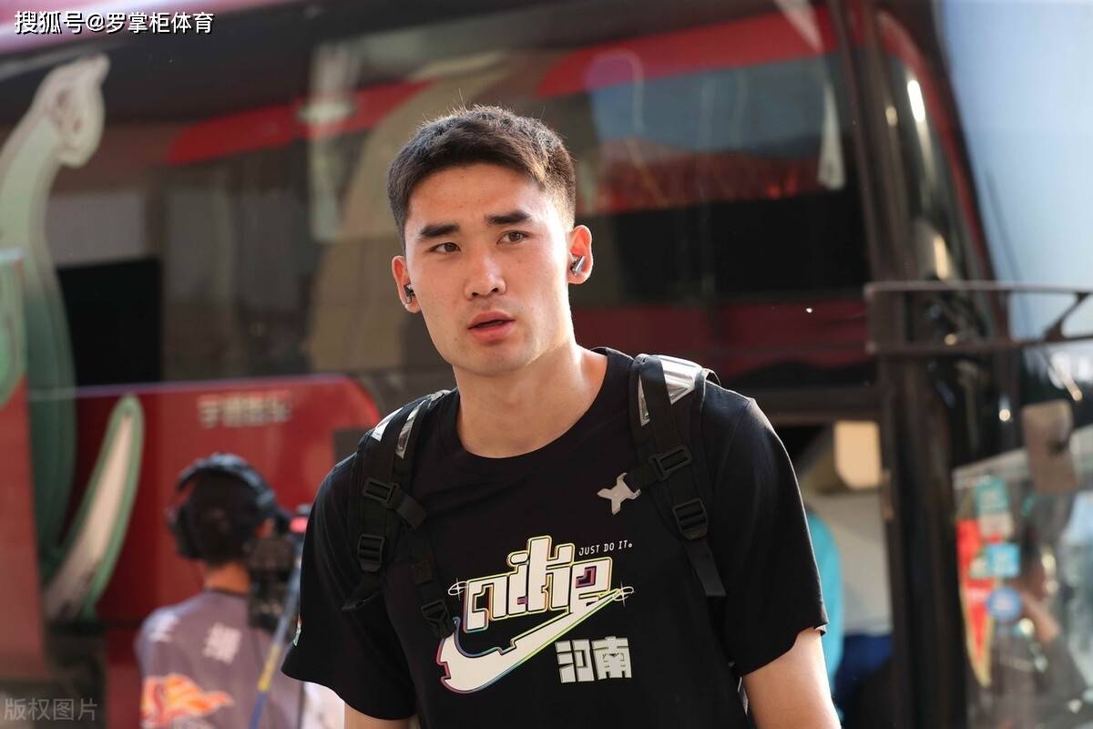 徐嘉敏和徐浩峰本轮都被他拿下,夏窗或因此离队_王金帅_河南_中超