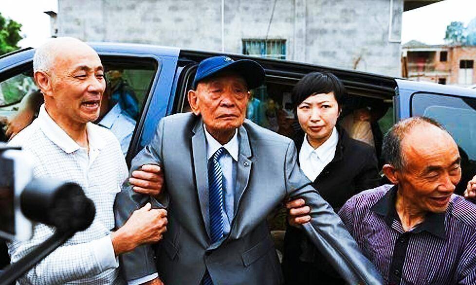 1992年,老兵从台湾返乡,村民:你怎么才回来?你全家都死了