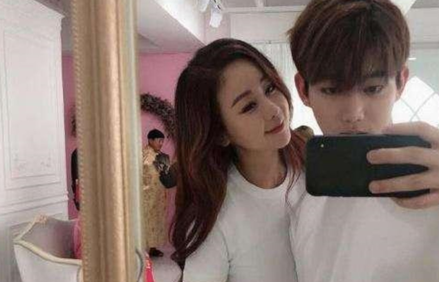 流,家境条件不错,为人低调脾气超好,一直对韩国女星咸素媛十分有好感