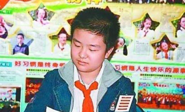 "五道杠少年"黄艺博:曾火遍全国,为何如今沦为路人?