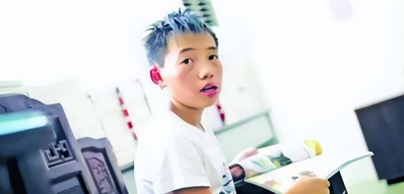 杨六斤:广西14岁孤儿以吃草为生,获捐五百万,钱用在了哪里?