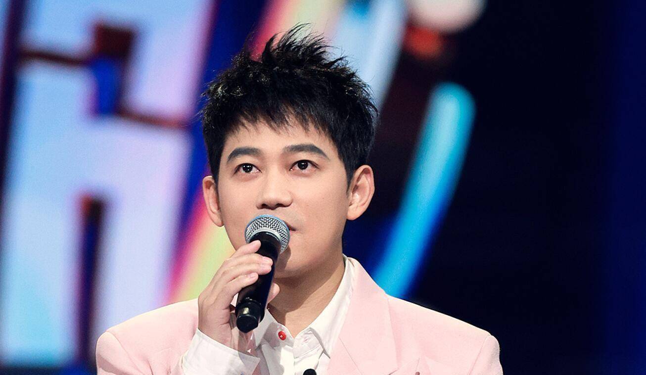 除了这些人外,还有小沈阳,古巨基,胡夏,释小龙,许嵩等