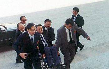 他是开国大将,儿子婚前被撞,只对肇事司机说了一句话,让人敬佩