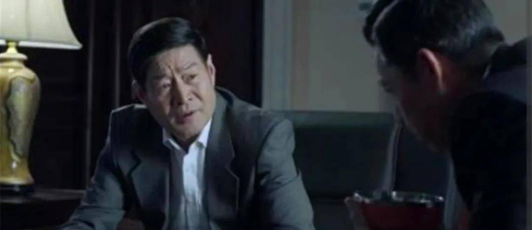 赵立春晋升为常务副省长后,李达康也调到金山县做县长,后来担任省长和