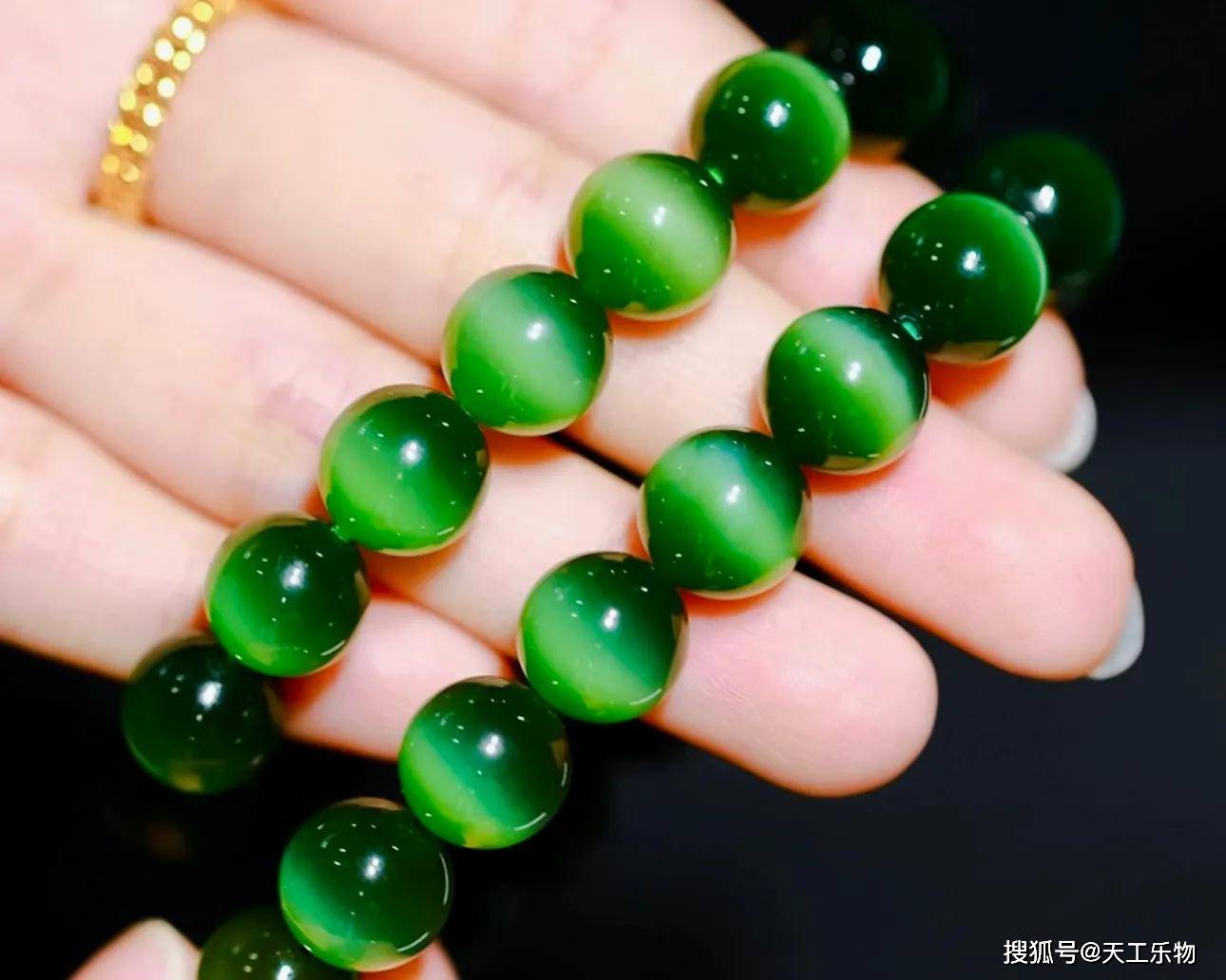 为什么和田玉会有猫眼效果?