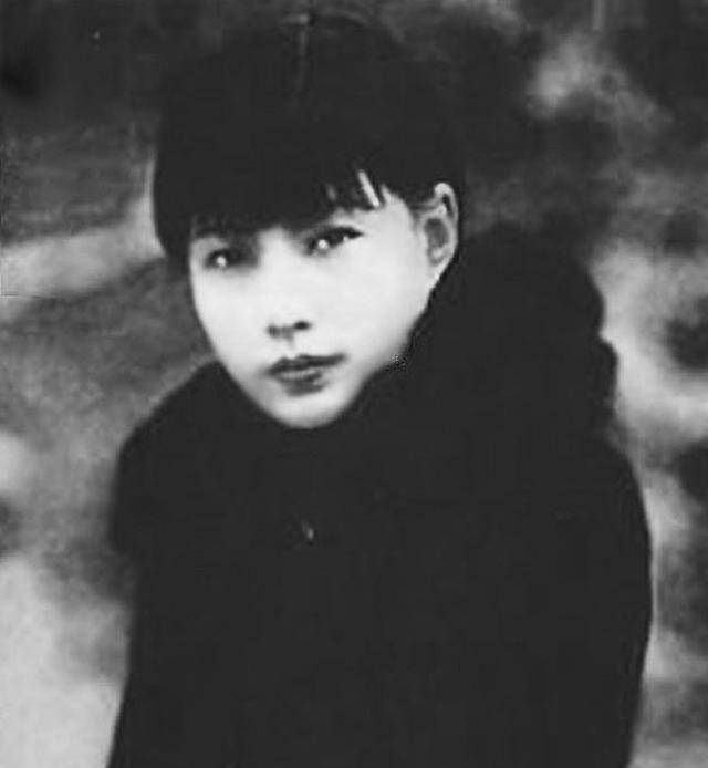 她是绝代佳人,38岁嫁给近60岁青帮大佬,成为他的第五任太太