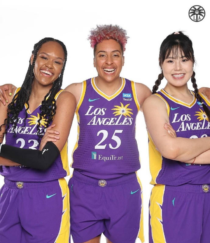 不行就回来吧!2场打12分钟0得分,仅抢到4篮板,女篮核心遇困局