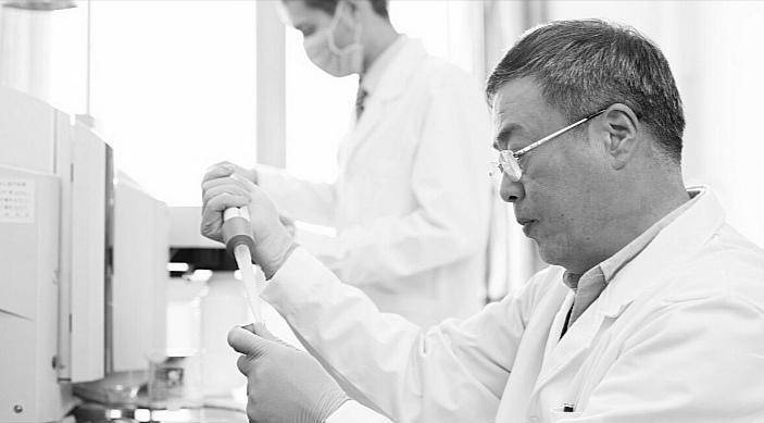 法医提取了邹招招的胃内容物,送到商丘市公安局刑事科研所进行化验