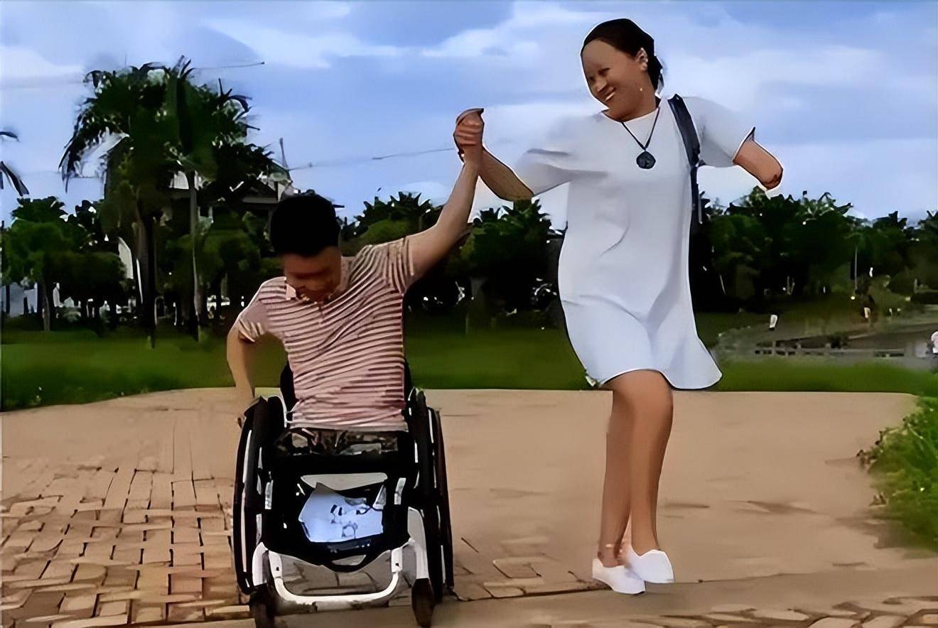 无腿丈夫抛妻弃女出轨粉丝,如今生活怎样了_阿娇_小波_残疾
