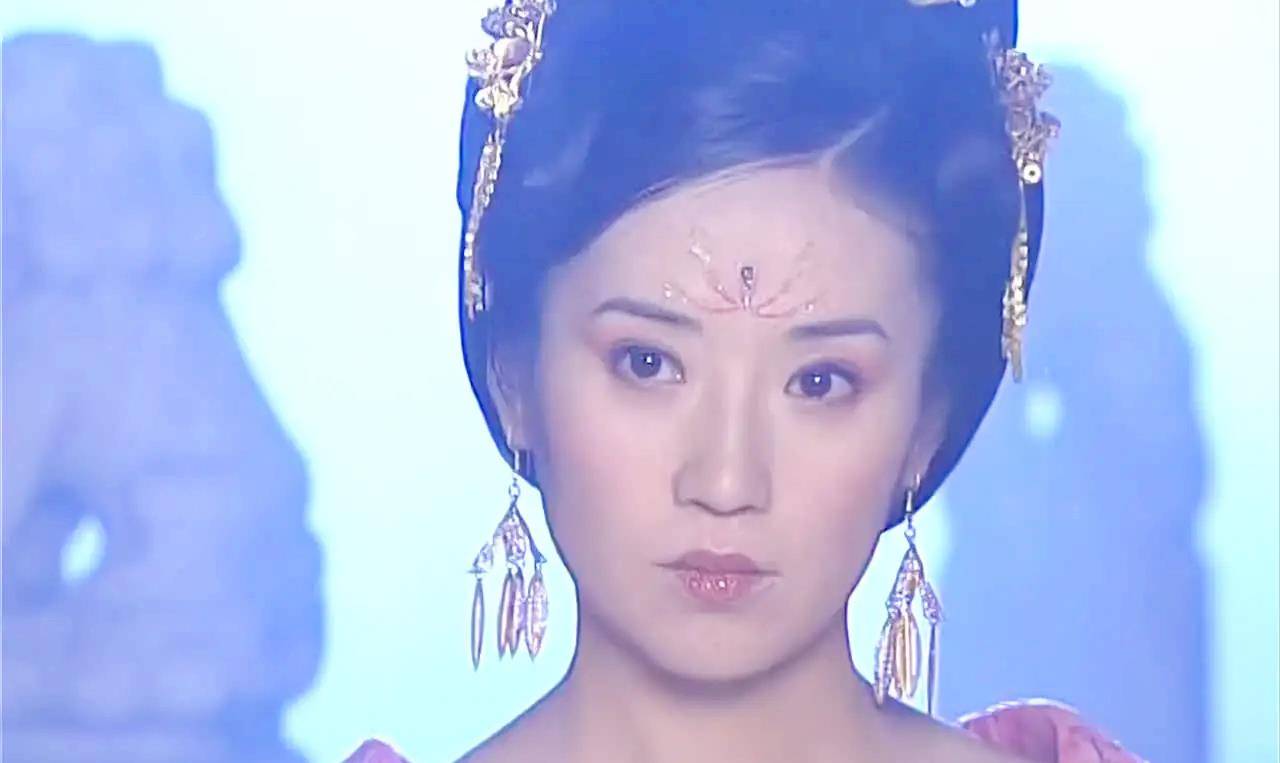 徐盈盈是跟女主武媚娘,小多一起长大的好朋友,但徐盈盈身世凄苦,只有