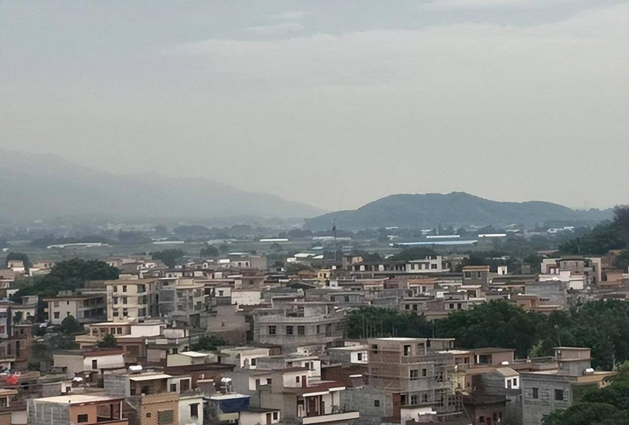 台湾美女替爷爷回大陆寻根,谁料找到老家时,却发现爷爷已成独苗