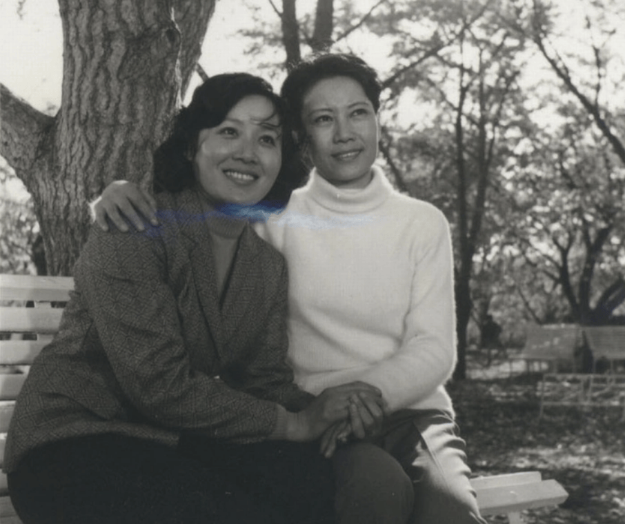 著名演员吴竞:25岁出道,低调嫁导演恩爱45年,如今74岁优雅如初