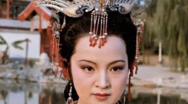 贾元春死得有多凄惨?曹雪芹用八个字,写出其惨状,令人不忍细读