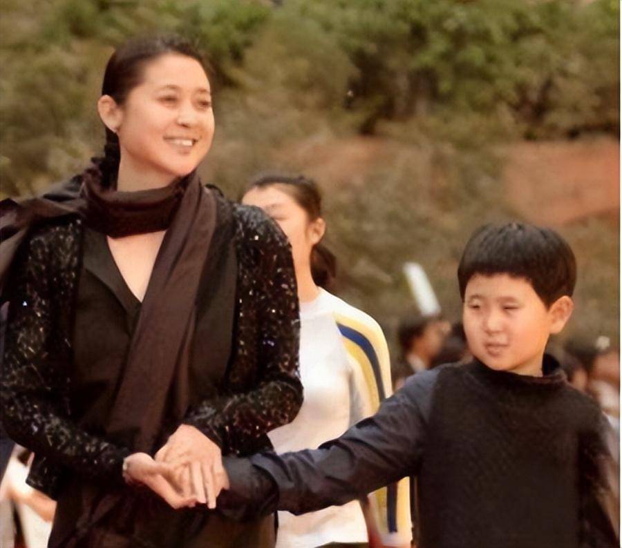 生下缺陷孩子的5位明星,个个有钱却让人同情,最后三位遗憾离世