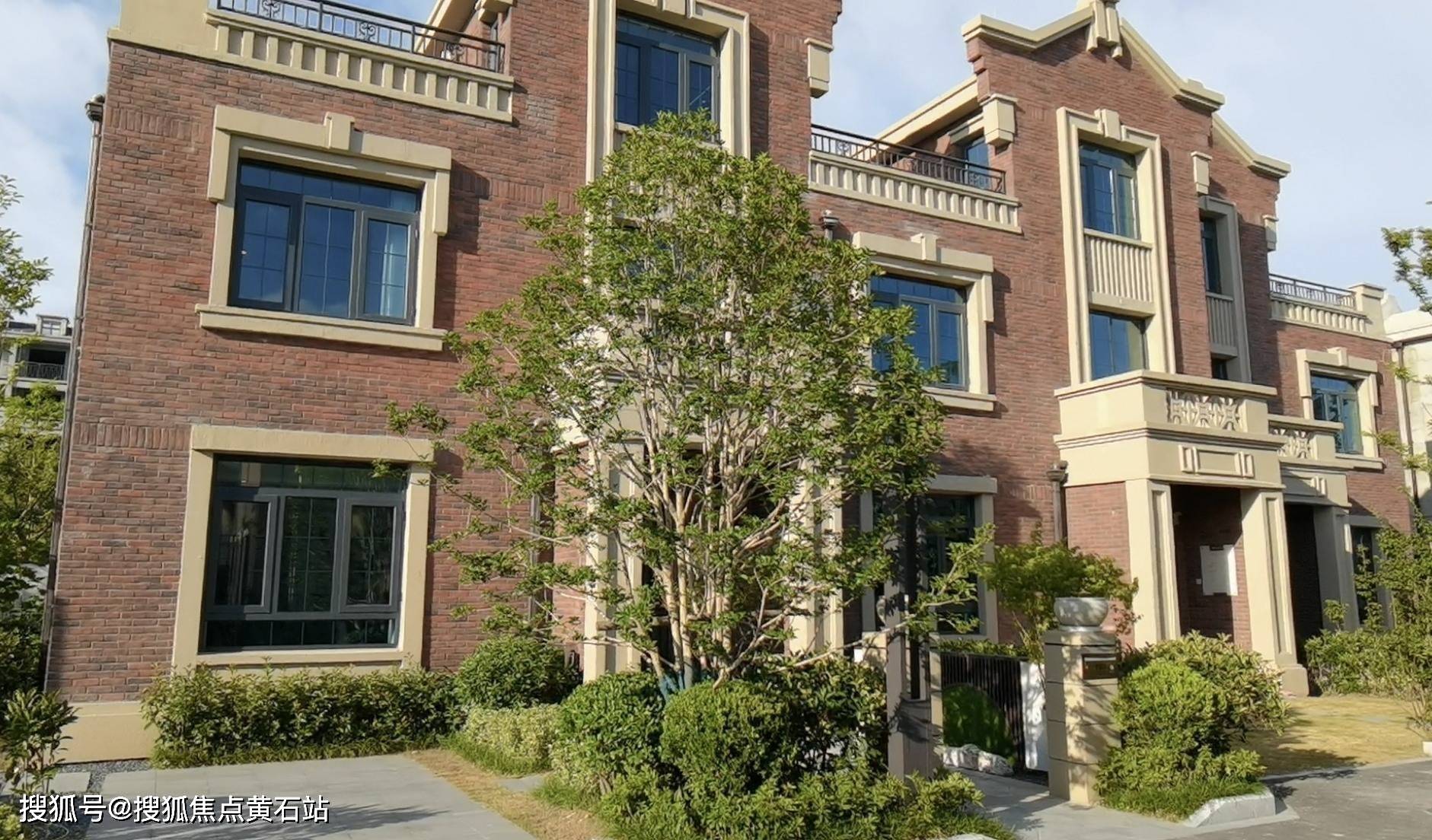 由于崇明岛大爱城特殊的区位优势,不受上海购房政策影响,买房无需社保