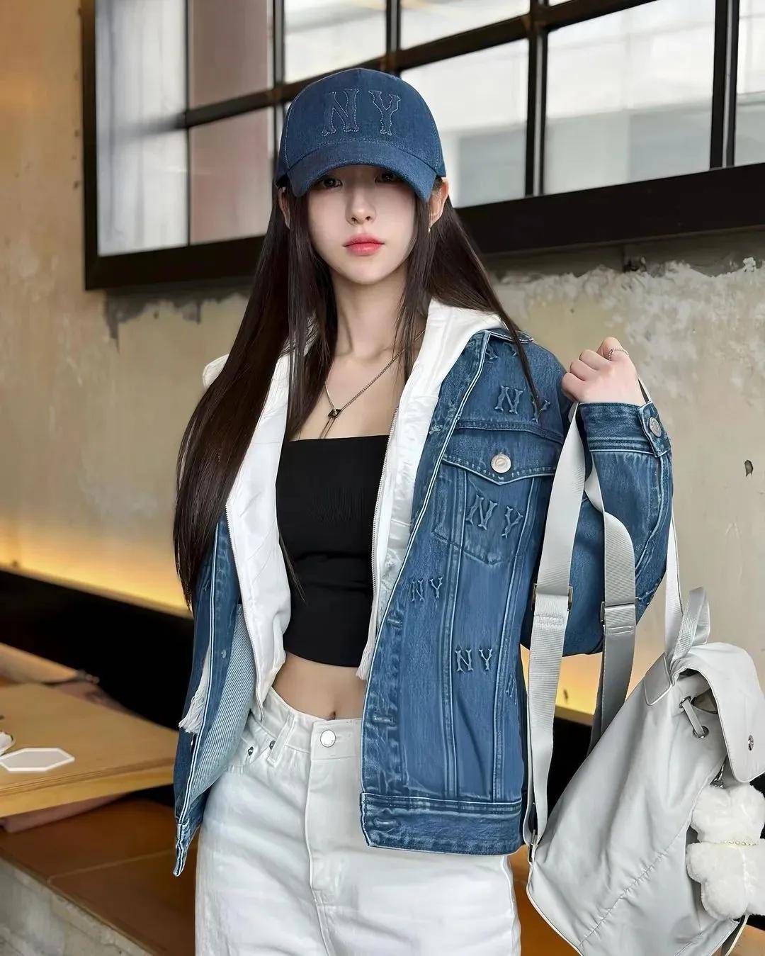 ppeu /p> p>小姐姐是一位来自韩国的网红美女,平面模特.