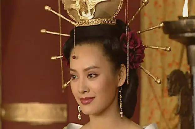 太后闻,果欲私得之.吕不韦乃进嫪毐,诈令人以腐罪告之.
