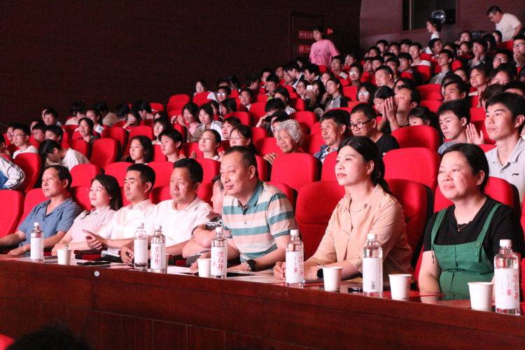穿越历史长河 感悟文物魅力——德兴市铜矿中学举办了第二届校园情景