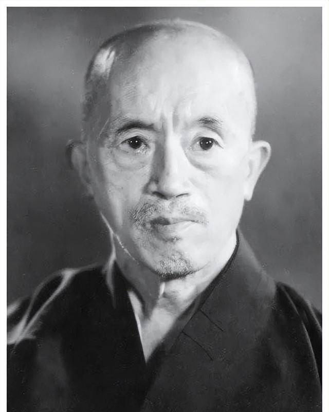 海灯法师77岁,凭借二指禅倒立走红,圆寂多年后,徒弟说出真相