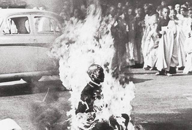 63年,陈丽春为了打压佛教,不顾总统面子当众斥责,还泼他一勺汤