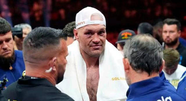 泰森·富里怒斥教练组:输给乌西克的导火索