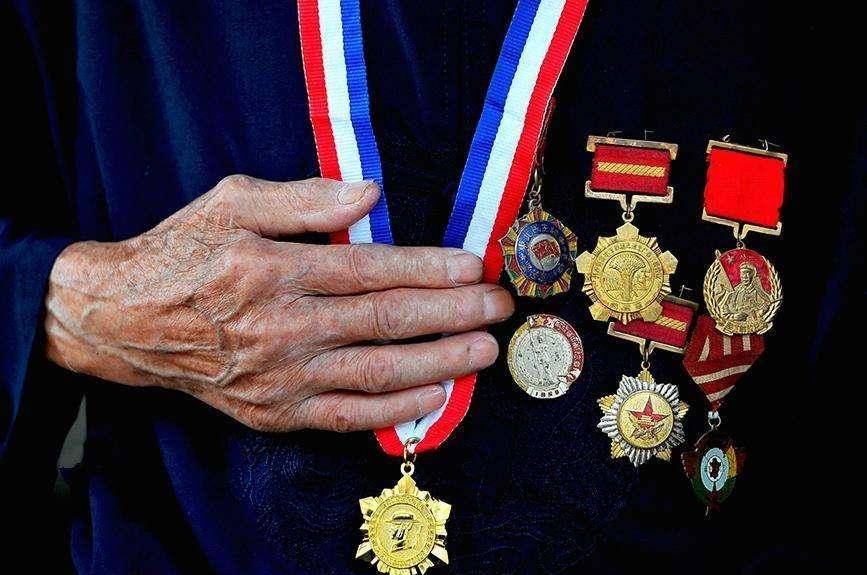 一个老兵,打过50次大仗,家人为他烧纸13年,一生经历堪称传奇_刘荣光