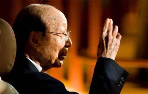 他出生时慈禧还在听政,活到2014年,一生捐款百亿,90岁时还娶妻