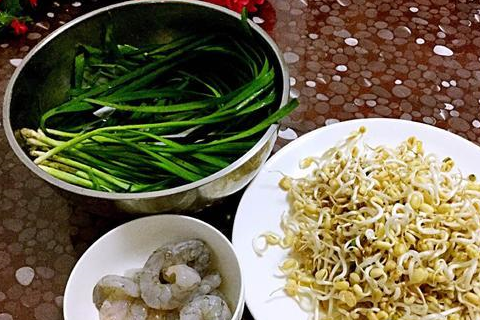 豆芽和此物一起炒,头发乌黑了,眼睛明亮了,给身体做个大扫除