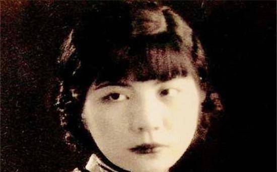 聂其壁生于1900年,母亲是曾国藩的小女儿曾纪芬,父亲是李鸿章的左膀