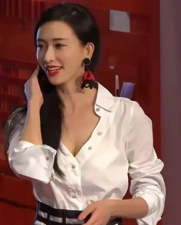 林志玲,真乃人间大蜜桃!饱满有料太性感!