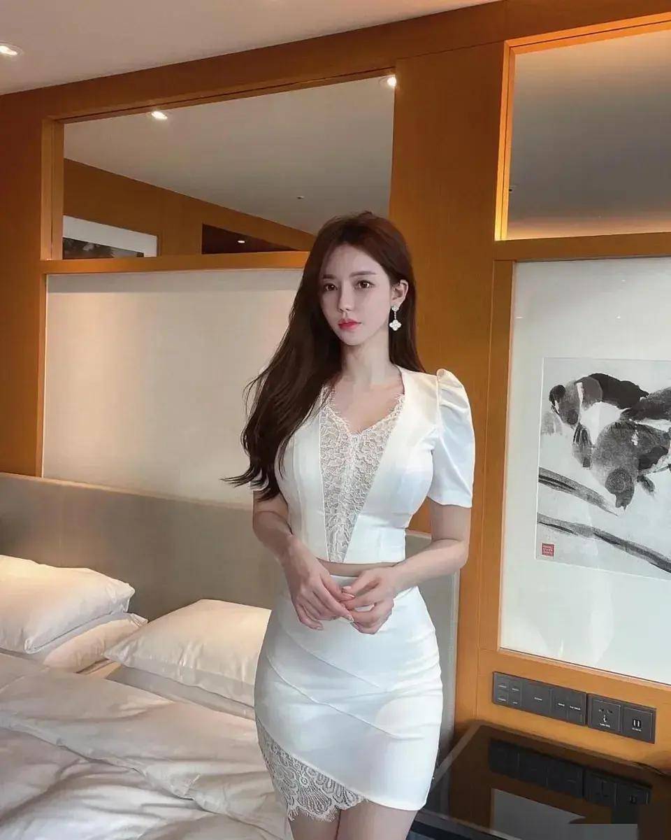 韩国顶级网红,极品大长腿,完美腰臀,评论区炸了_身材_衣物_美女