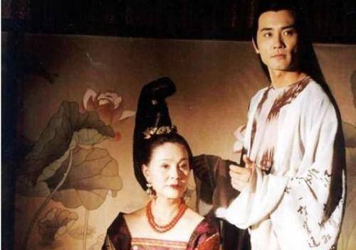 武则天的四个男宠,一个可怜,一个可恨,最后两个最美艳_薛怀义_张昌宗