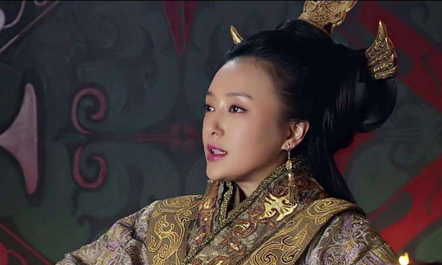 项羽因王陵投靠刘邦,囚禁了王陵的母亲,逼她说服儿子转投自己,王母