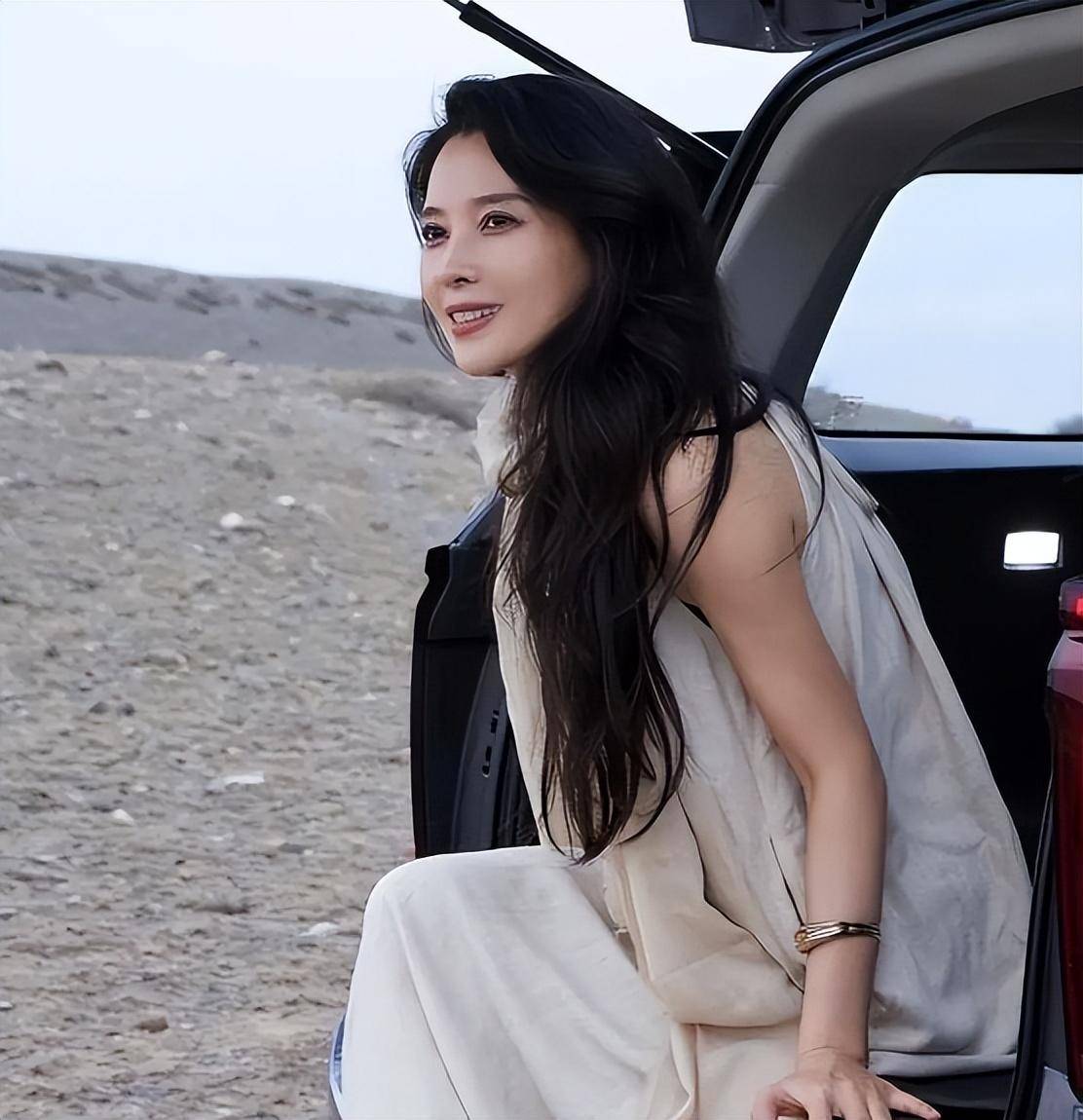 汪峰新女友曾参加《非诚勿扰》,对华晨宇的喜爱,会影响她与汪峰的感情