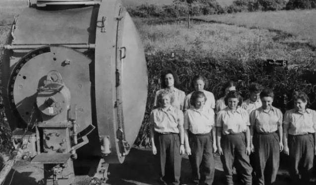 二战德国女兵50万,却很少出现在前线,称为纳粹的"床垫"