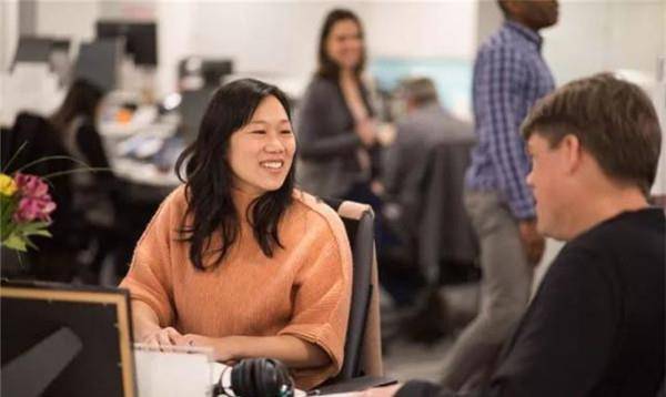 2015年,普莉希拉与扎克伯格的第一个女儿降生,她的中文名叫"陈明宇".