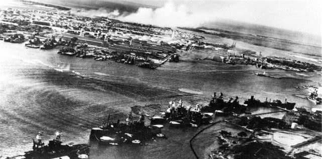 一人抵挡数千名士兵的攻击,共损失两万九千枚子弹,真正的英雄