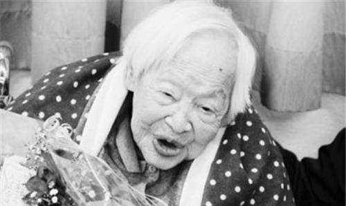 她是最长寿老人,活了117岁,获吉尼斯认证,死前道出4字长寿秘诀