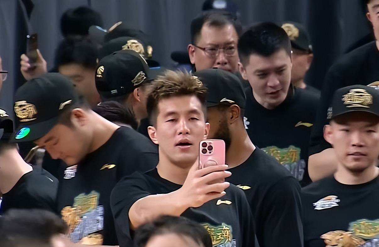 4-0!辽篮夺冠!名嘴:中国男篮的悲哀!赵继伟是亚洲最差后卫