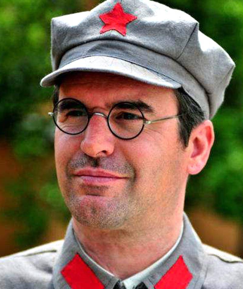 军事顾问李德,来中国后娶了一位貌美如花的妻子,她的结局如何?