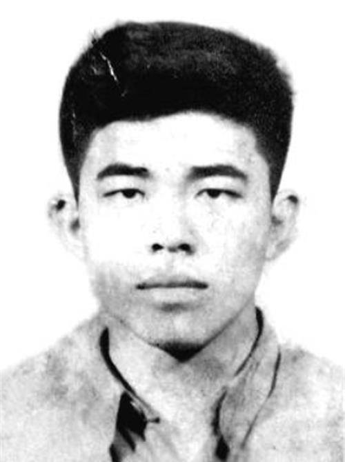 他就是徐洪慈,1933年生于上海的一户富裕家庭,父母对他教育非常严格