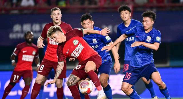 上海申花2-1胜河南,本土球员谢鹏飞和吴曦进球表现出色