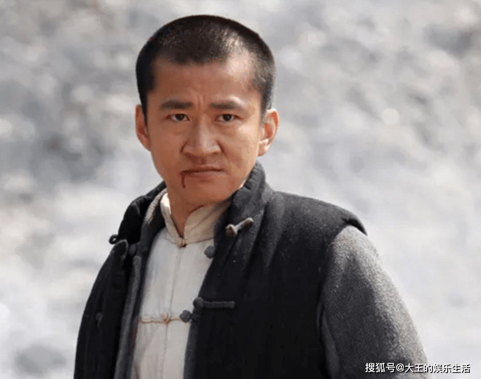 2004年至2006年,李嘉明的事业开始腾飞,接连在《生死十日》,《铁将军