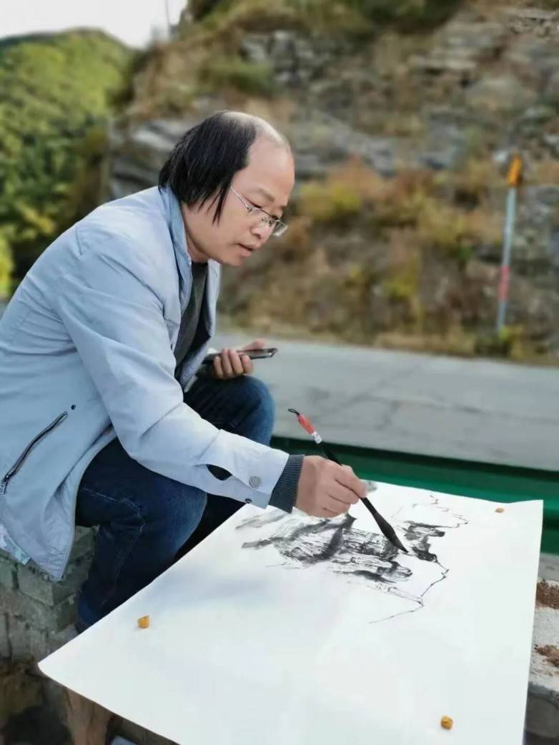 泰丰文化·国画名家丨王英华:质朴笔墨描绘少数民族画卷