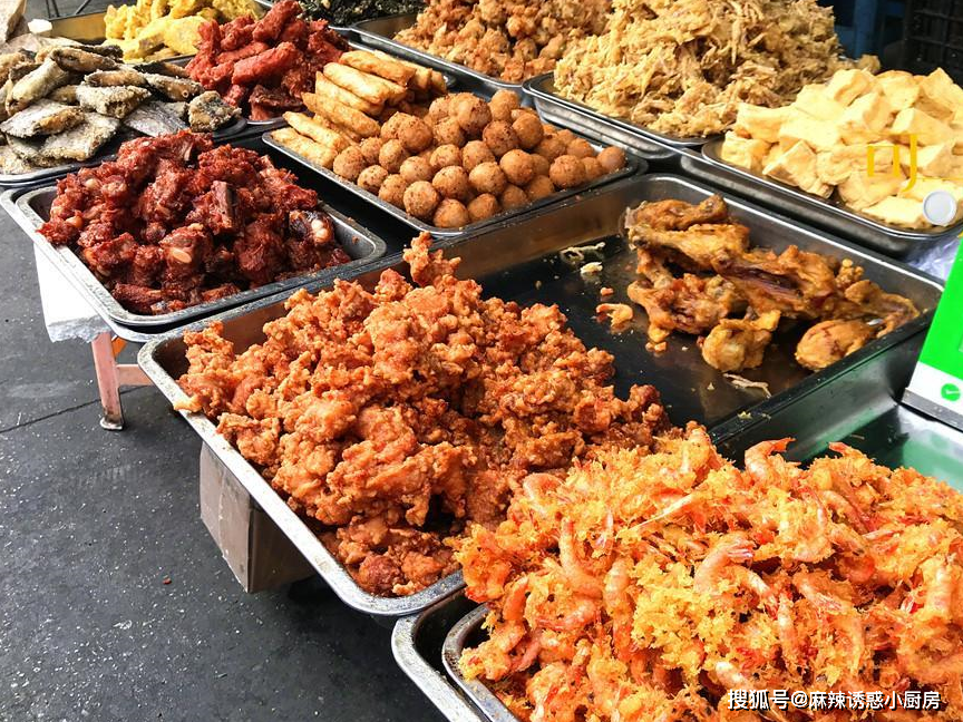 我们慎重挑选以后,选定了水门街的国仔面线糊总店,面线糊是泉州的名